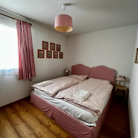 Chesa Saura Apartman *
